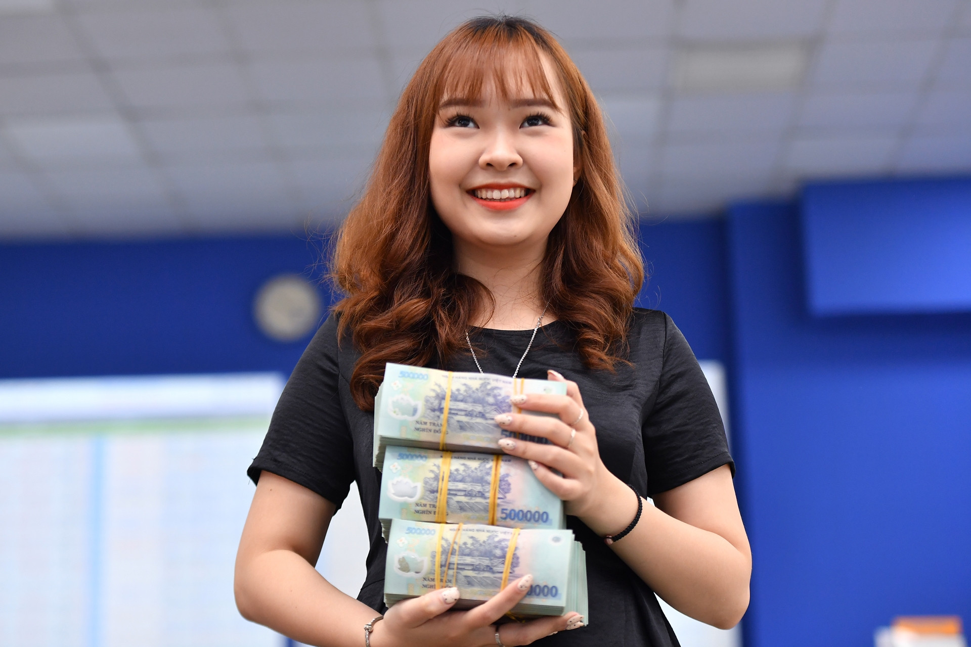 Giá vàng hôm nay 7/1/2025: Thế giới đảo chiều tăng, nhẫn trơn và SJC vẫn lao dốc 4 Lãi suất ngân hàng hôm nay 7/1/2025: Đồng loạt tăng kỳ hạn ngắn, áp sát mức trần