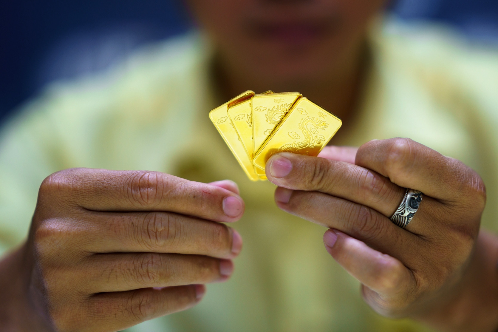 1738827843 201 Gia vang ‘nhay mua doanh nghiep se mo cua tu