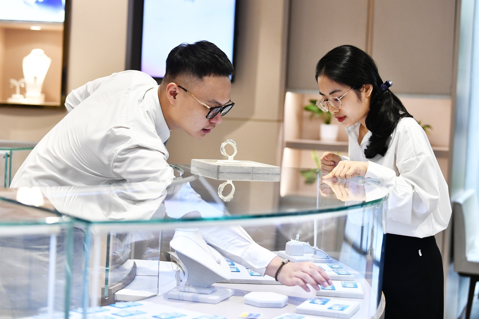 Quốc gia 'vỗ ngực' tự hào: Hãy đến đây nếu muốn mua vàng rẻ nhất thế giới 3 1748178544 806 Quoc gia vo nguc tu hao Hay den day neu