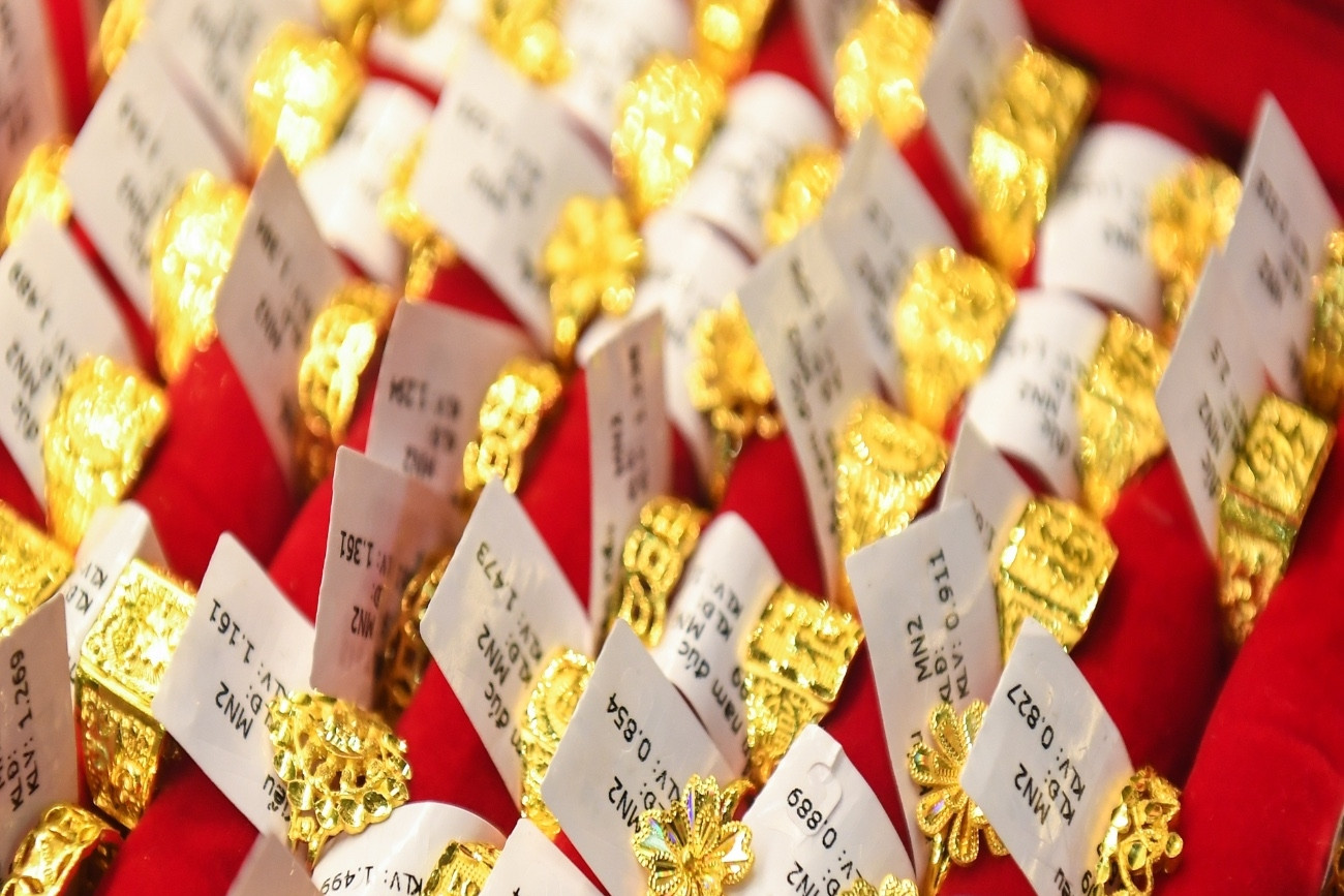 Giá vàng chao đảo trong cơn nóng toàn cầu, vàng miếng SJC trước áp lực lớn 3 1751498223 899 Gia vang chao dao trong con nong toan cau vang