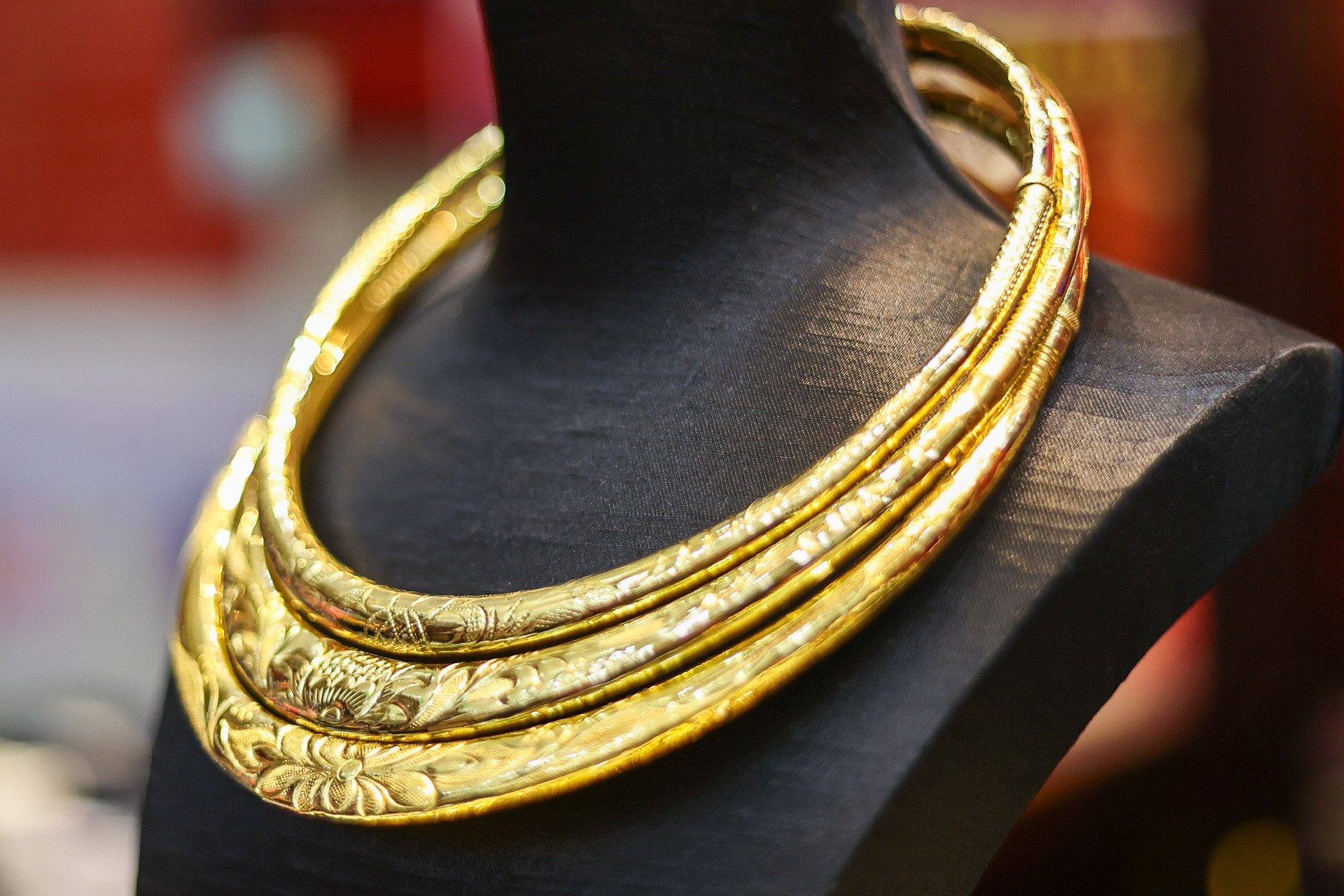 1753707903 278 Gia vang chiu ap luc don dap dong thai tu