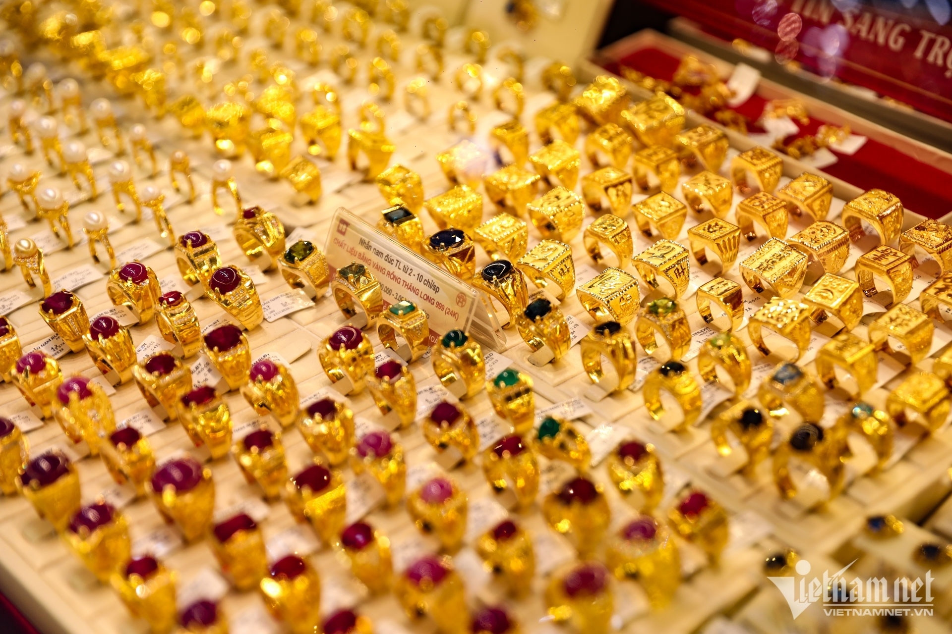 1753707903 346 Gia vang chiu ap luc don dap dong thai tu