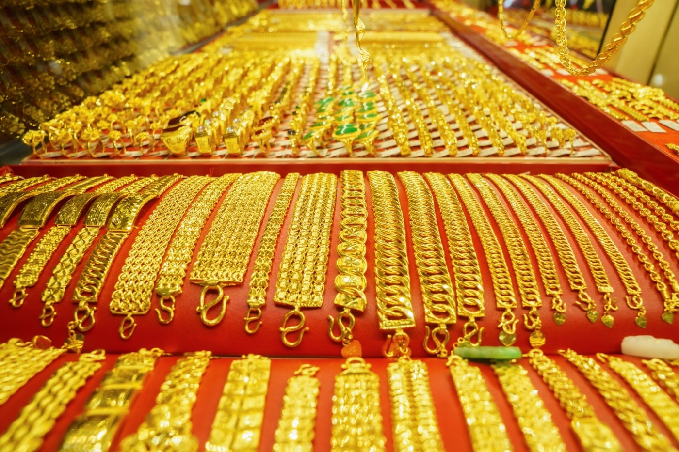 Gia vang hom nay 1772025 Vang lao doc ve vung