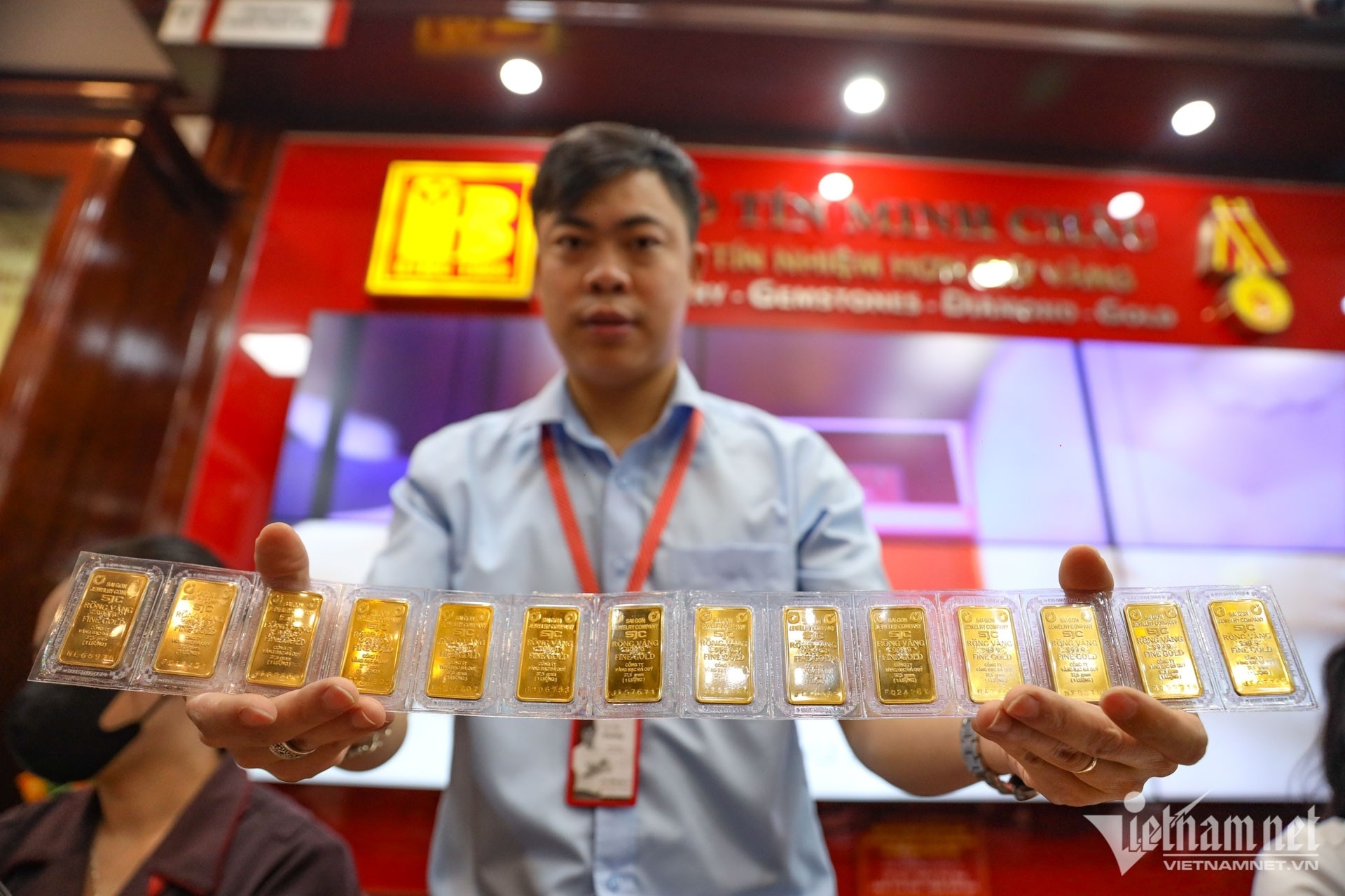 Vàng trở thành ‘lá chắn’ mới của các ngân hàng trung ương, mua vào không giới hạn 3 Bỏ độc quyền, bao lâu hết cảnh giá vàng trong nước cao hơn thế giới 17 triệu/lượng?