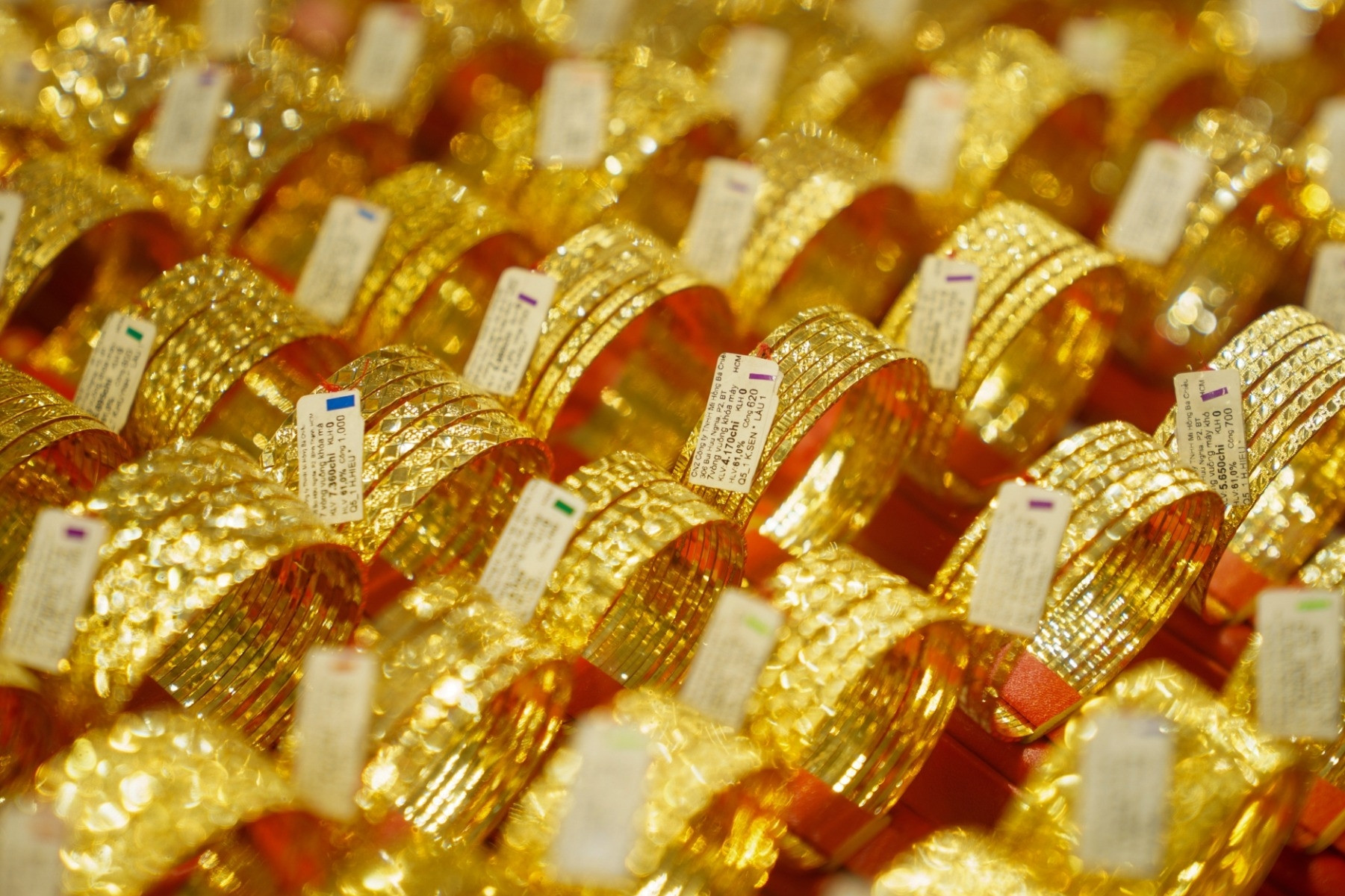 1757550123 884 Gia vang hom nay 1192025 Them ap luc len vang