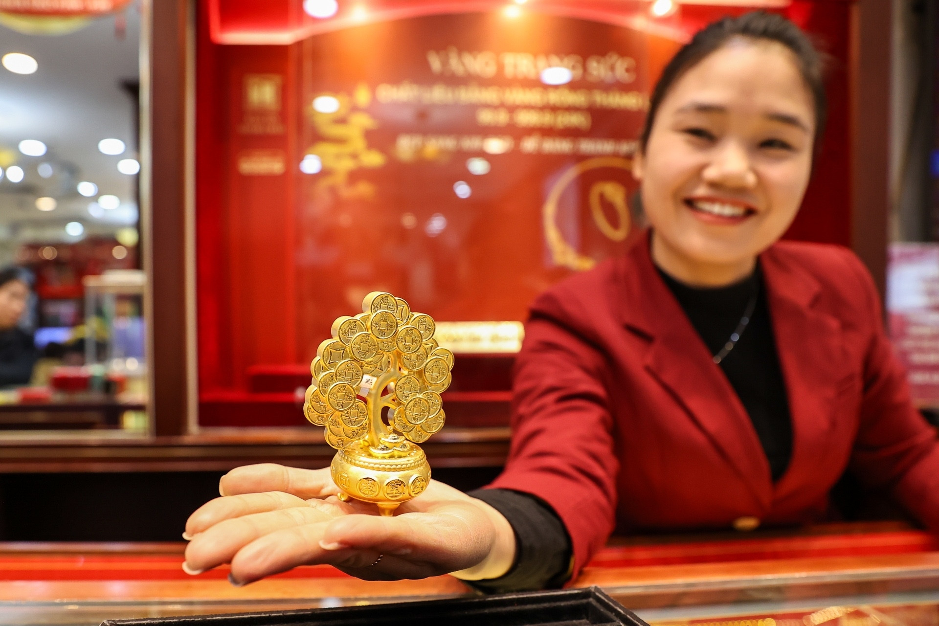 1761022204 416 Gia vang nhan mot thuong hieu vuot 160 trieu dongluong