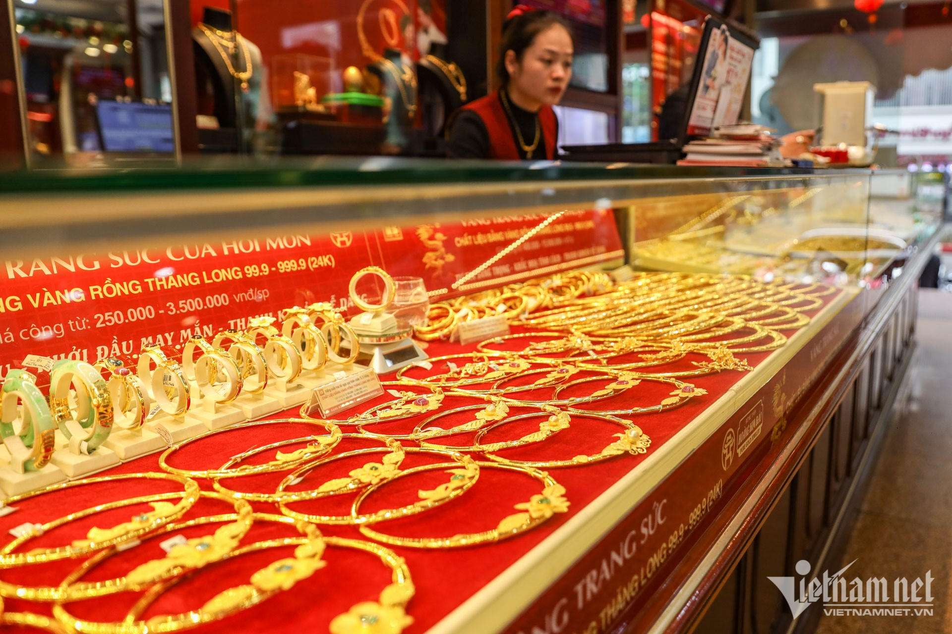 1761117064 56 Gia vang giam manh xuat hien diem ban toi 10