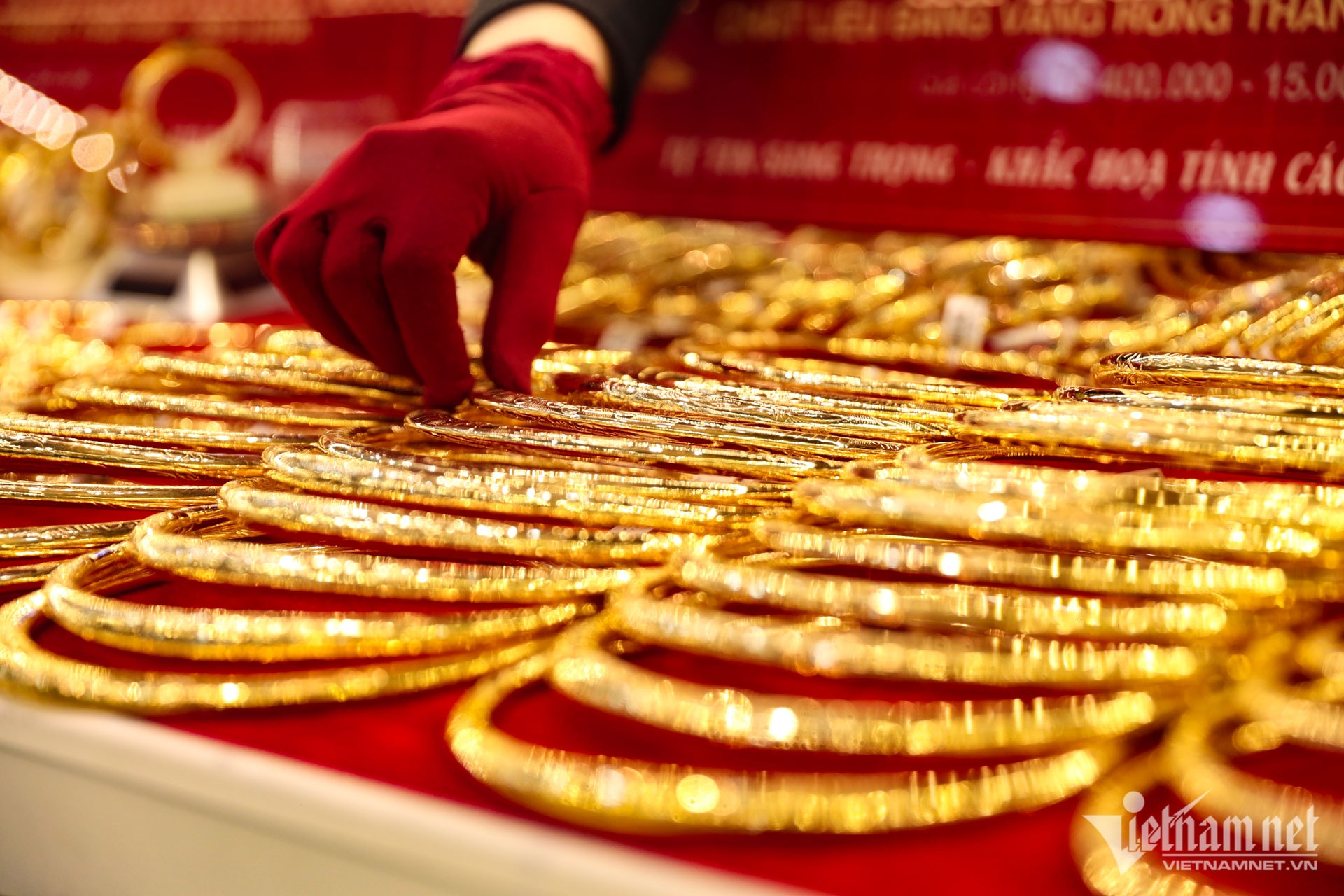 Giá vàng thế giới biến động khó lường: Dự báo cho năm 2026 2 1761275164 96 Gia vang the gioi bien dong kho luong Du bao