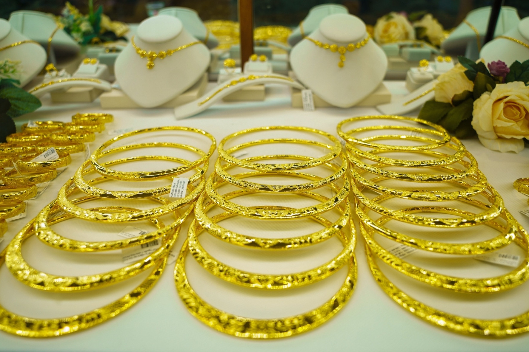 1762869843 704 Gia vang nhan Bao Tin Minh Chau tang manh