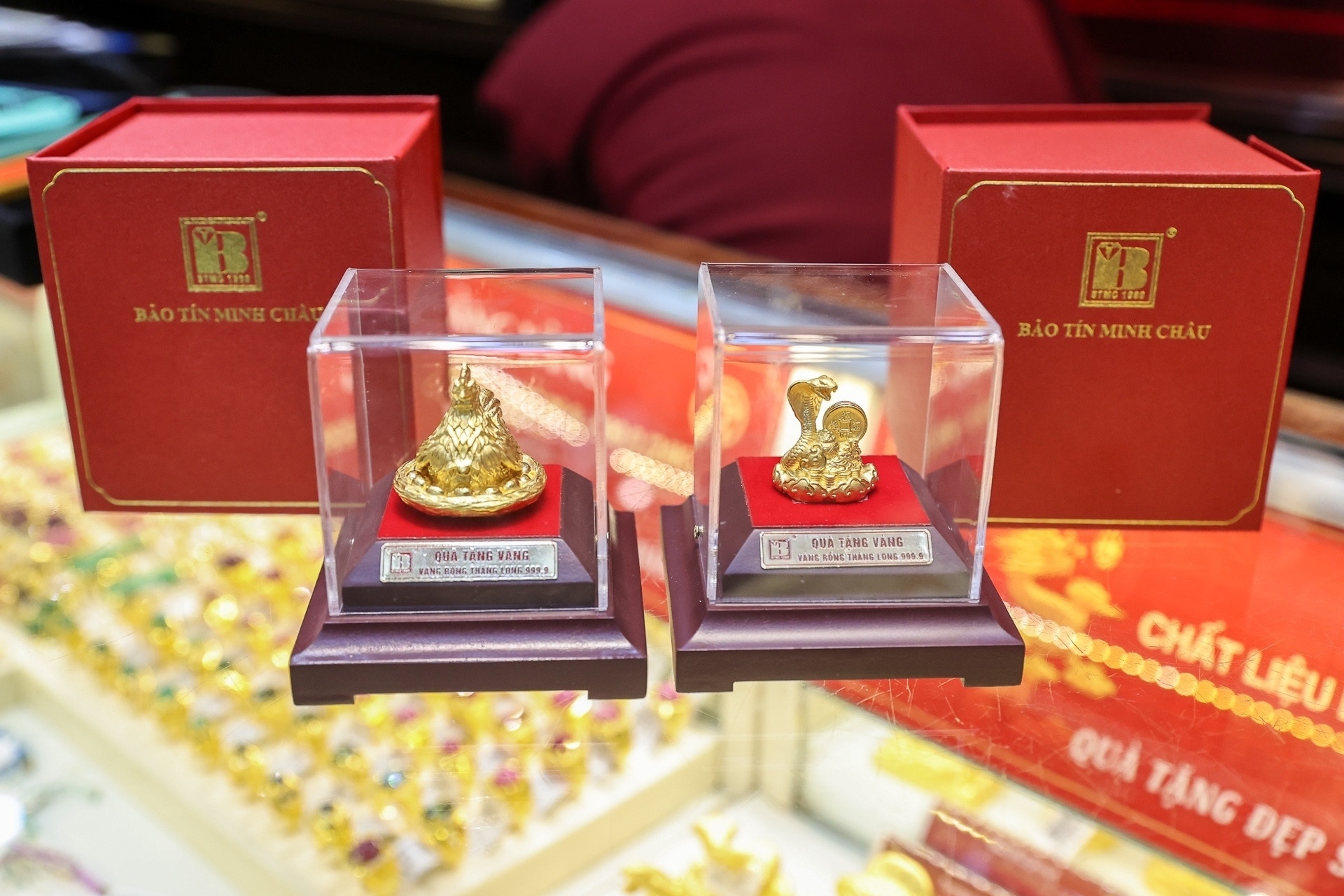 Vàng nhẫn Bảo Tín Minh Châu tăng gần nửa triệu đồng mỗi lượng 2 1764920285 993 Vang nhan Bao Tin Minh Chau tang gan nua trieu