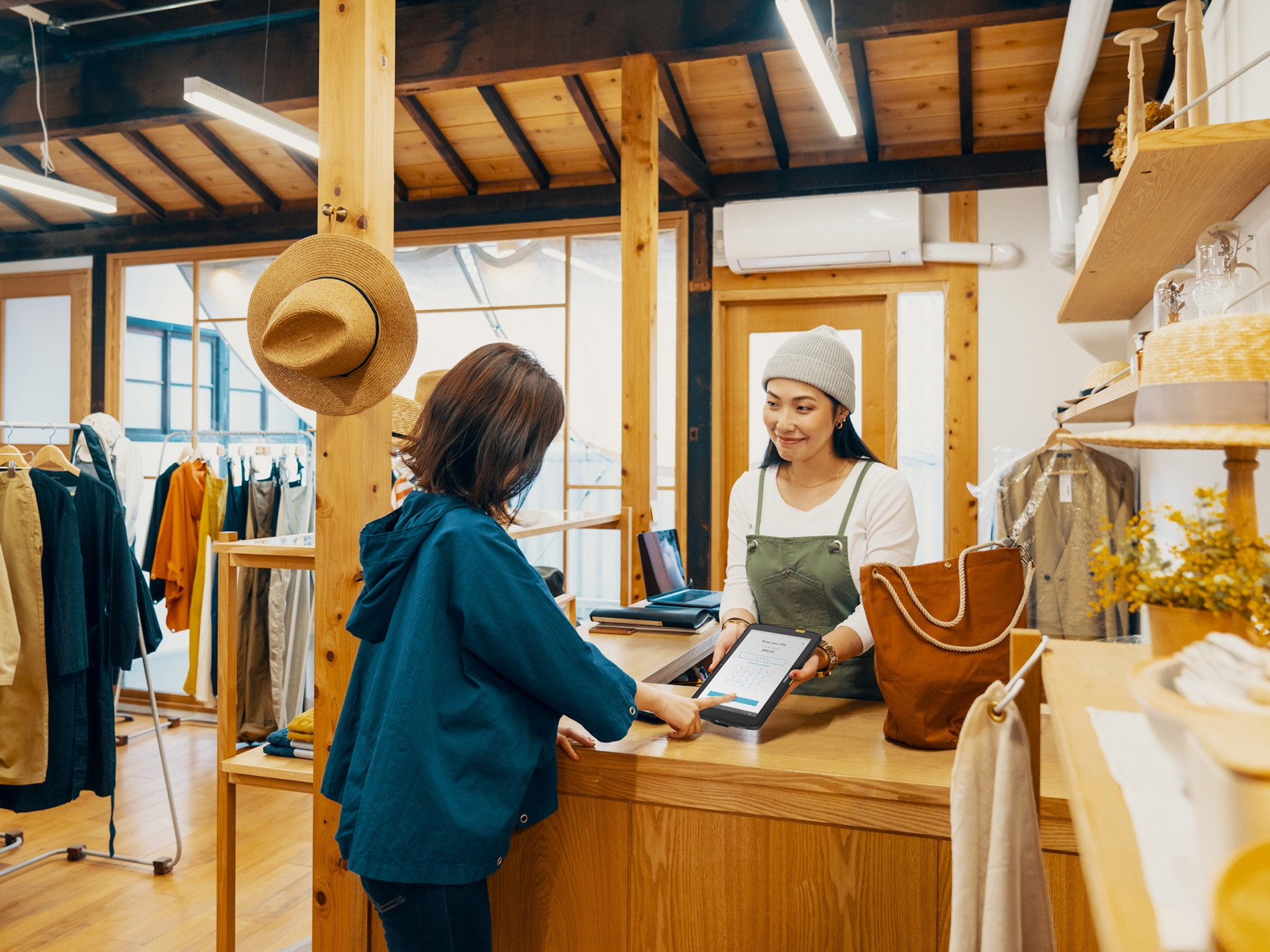 Người dùng 'trúng số độc đắc' vì logo trên điều hòa LG đời cũ làm bằng vàng ròng 2 1766049604 143 Nguoi dung trung so doc dac vi logo tren dieu