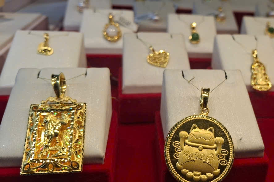 1774479724 157 Gia vang hom nay 2632026 Xon xao tin ve Bao