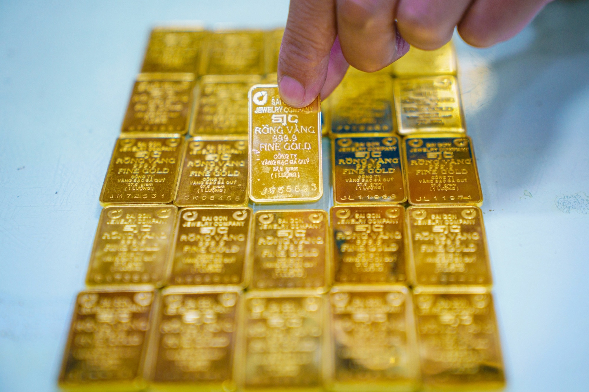 Giá vàng hôm nay 23/3/2026 giảm gần 10 triệu, SJC về sát 160 triệu đồng/lượng