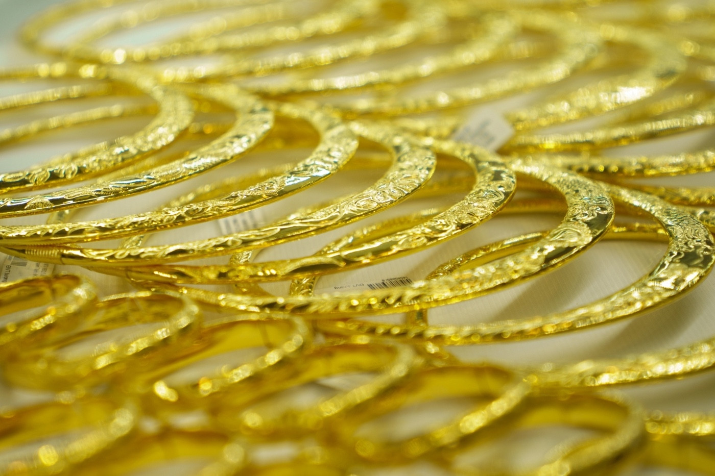 Giá vàng biến động khó lường, dự báo mốc cuối năm 2026