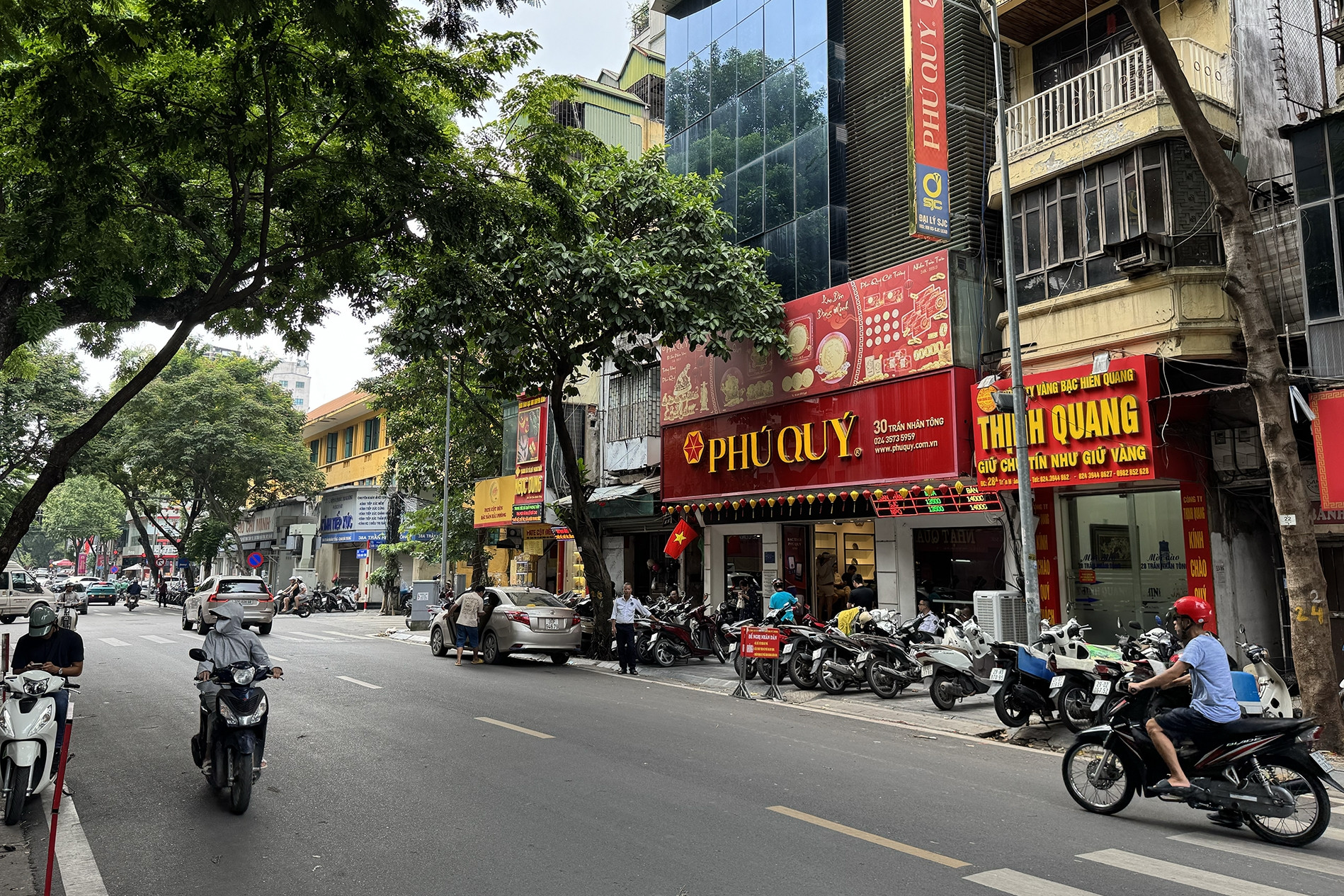 1784811665 131 Trai nguoc voi Ha Noi nguoi dan TPHCM xep hang