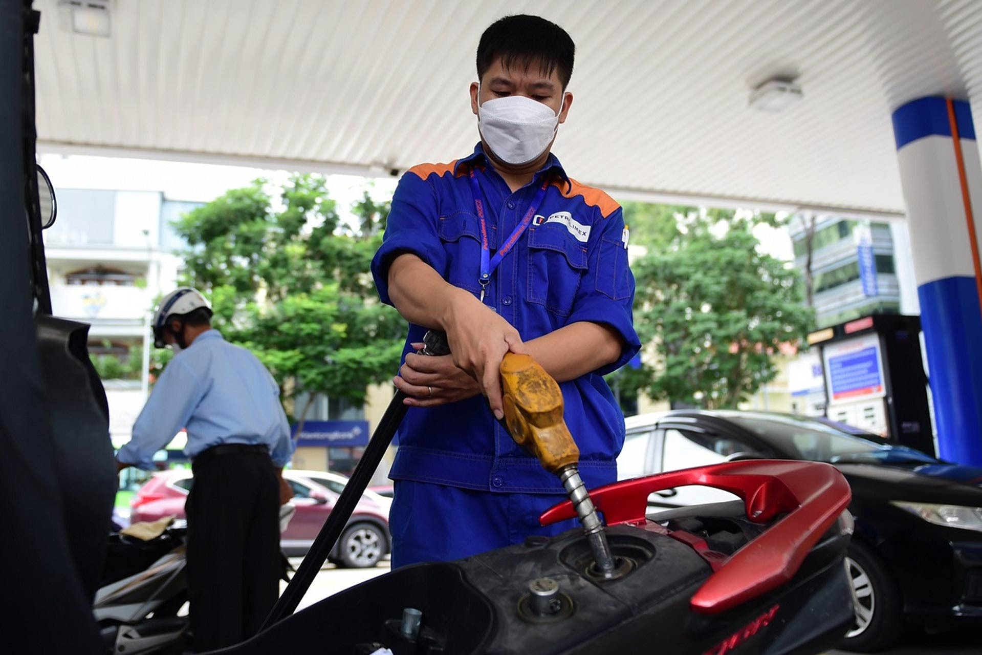 Giá xăng dầu hôm nay 22/7: Dầu thế giới tiếp đà tăng, trong nước sắp có giá mới