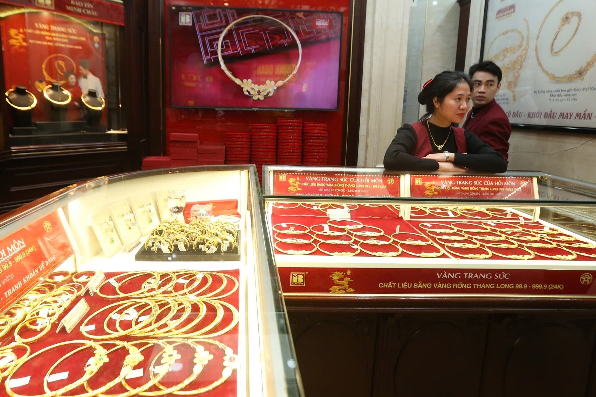 Vàng bùng nổ sát 4.600 USD/ounce, 3 yếu tố quyết định đà tăng tiếp theo 3 Vang bung no sat 4600 USDounce 3 yeu to quyet
